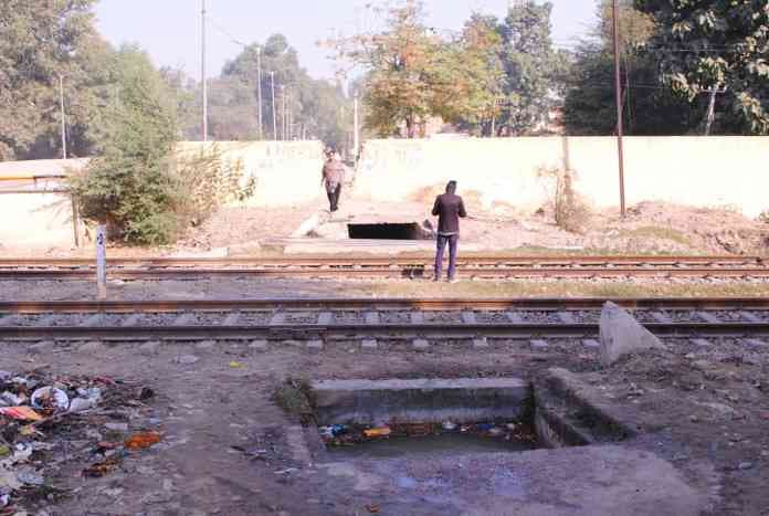 railway under bridge 