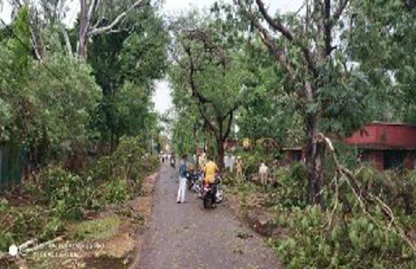 आधे घंटे की बारिश ने बदल दी पूरे शहर की तस्वीर