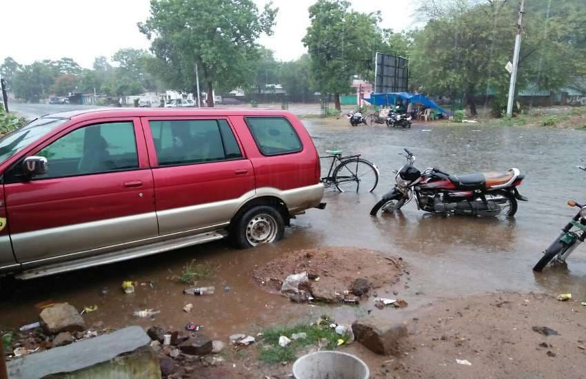 मानसून से पहले बारिश ने दी दस्तक