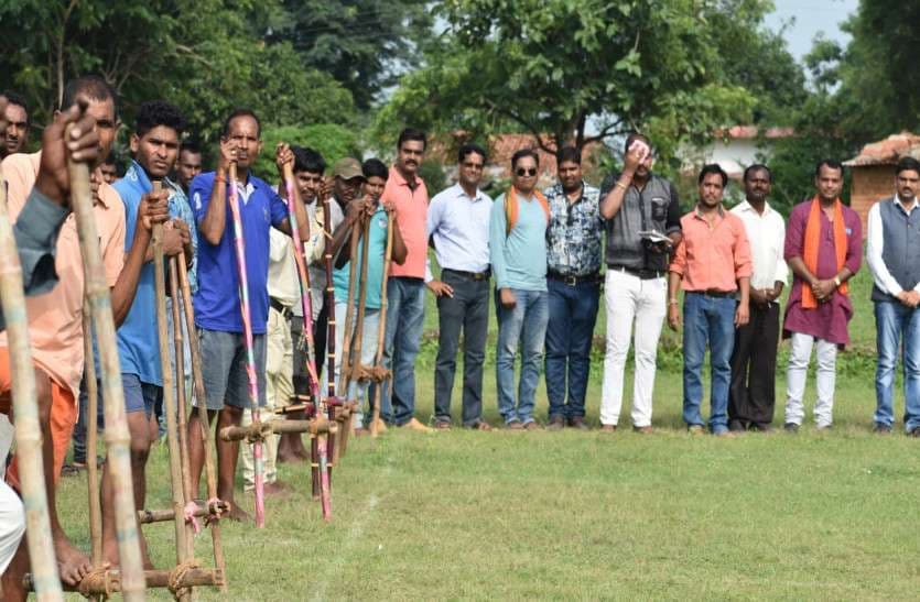 Photo Gallery : इस दौड़ स्पर्धा के कारण प्रदेश स्तर पर बनी इस गांव की पहचान, आखिर क्या खास है इस दौड़ में, पढि़ए खबर...