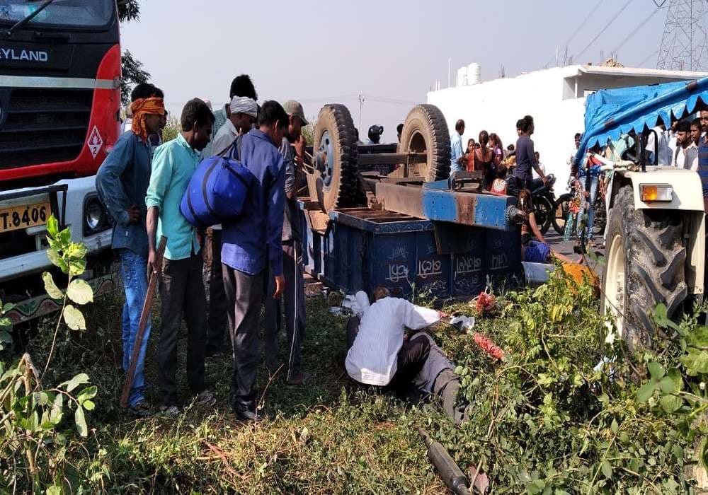 Four died and many people injured in Auraiya road accident