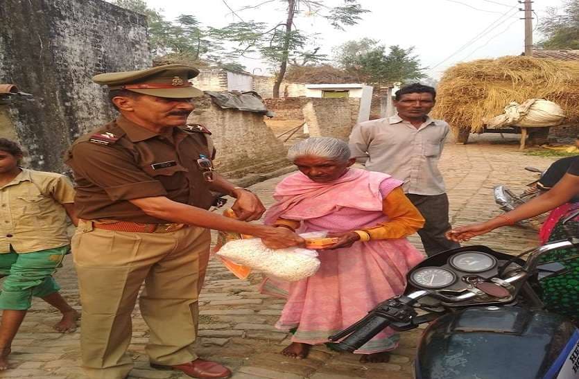 Police photos are being viral on Deepawali, everyone is praising