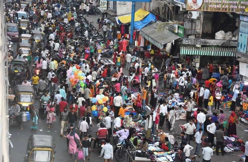 shopping in market