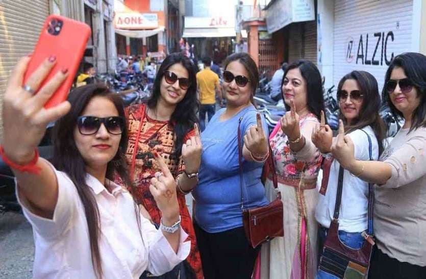 voters at polling booth