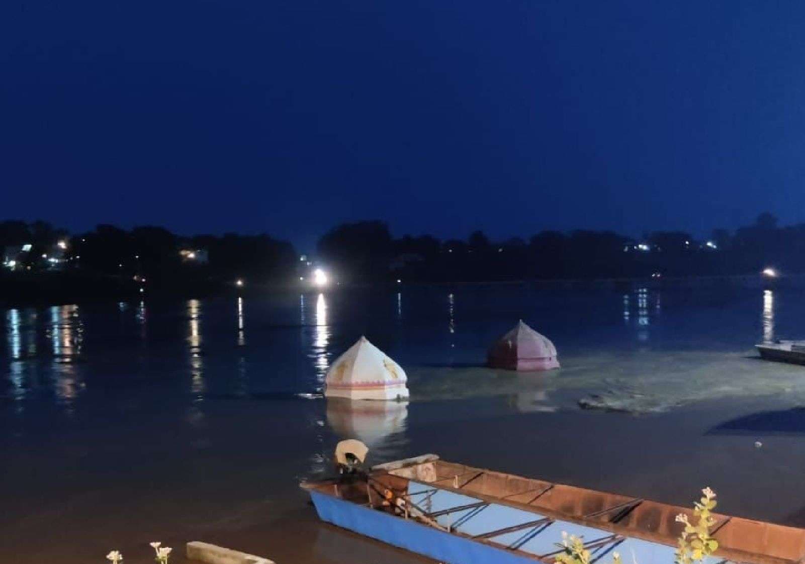 Live: Temples of Burhanpur Tapti Ghat submerged