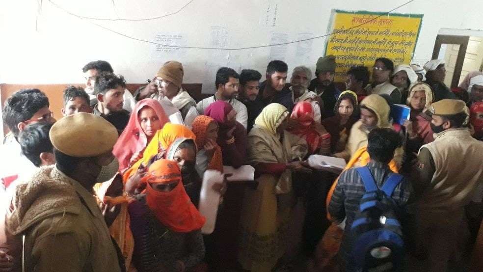 चुनाव  नामांकन के अंतिम दिन पर्चा भरने लगा अभ्यर्थियों का तांता