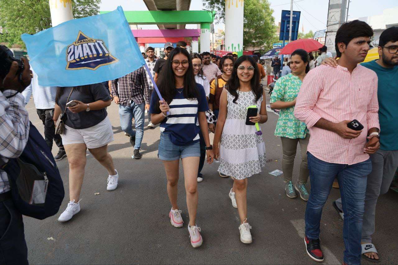 Crowd of fans came to watch the match in Gujarat