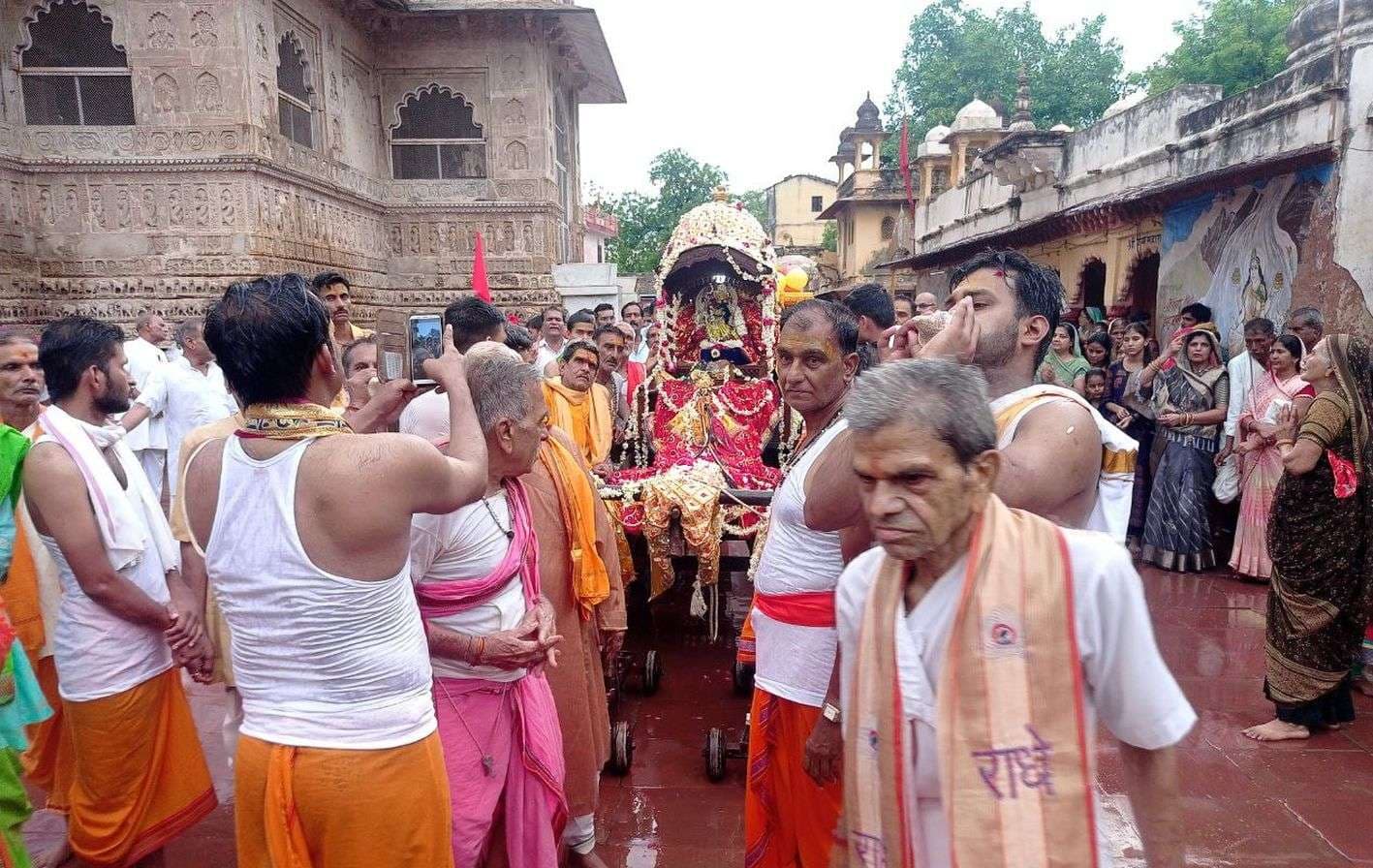 Bundi News, Bundi Rajasthan News,Rajasthan patrika news,drizzling rain,Chariot Festival,Keshav Temple,Chambal River,devotees