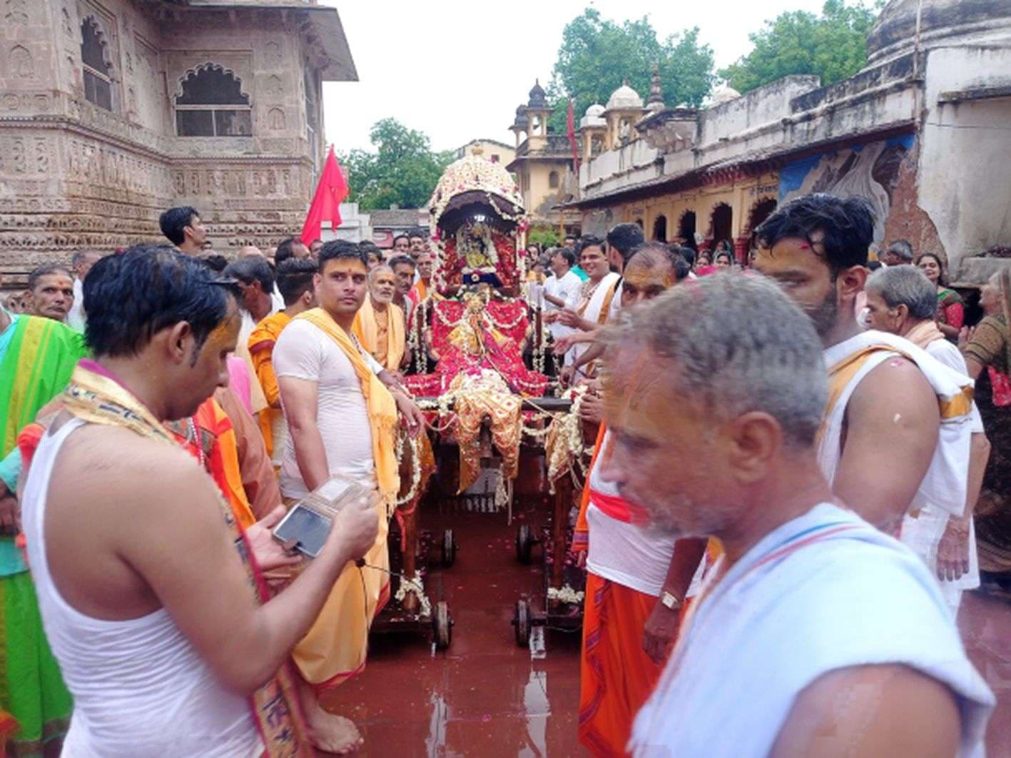 Bundi News, Bundi Rajasthan News,Rajasthan patrika news,drizzling rain,Chariot Festival,Keshav Temple,Chambal River,devotees