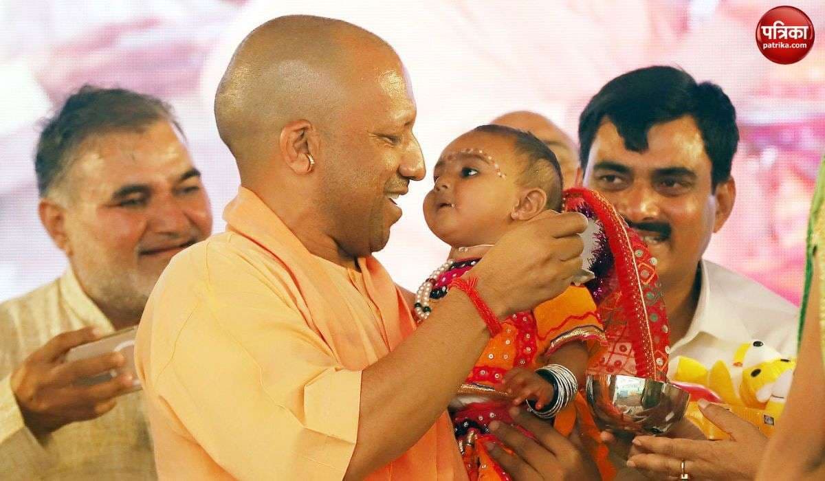 sc_st_ayojan_aligarh_yogi_two_one.jpg