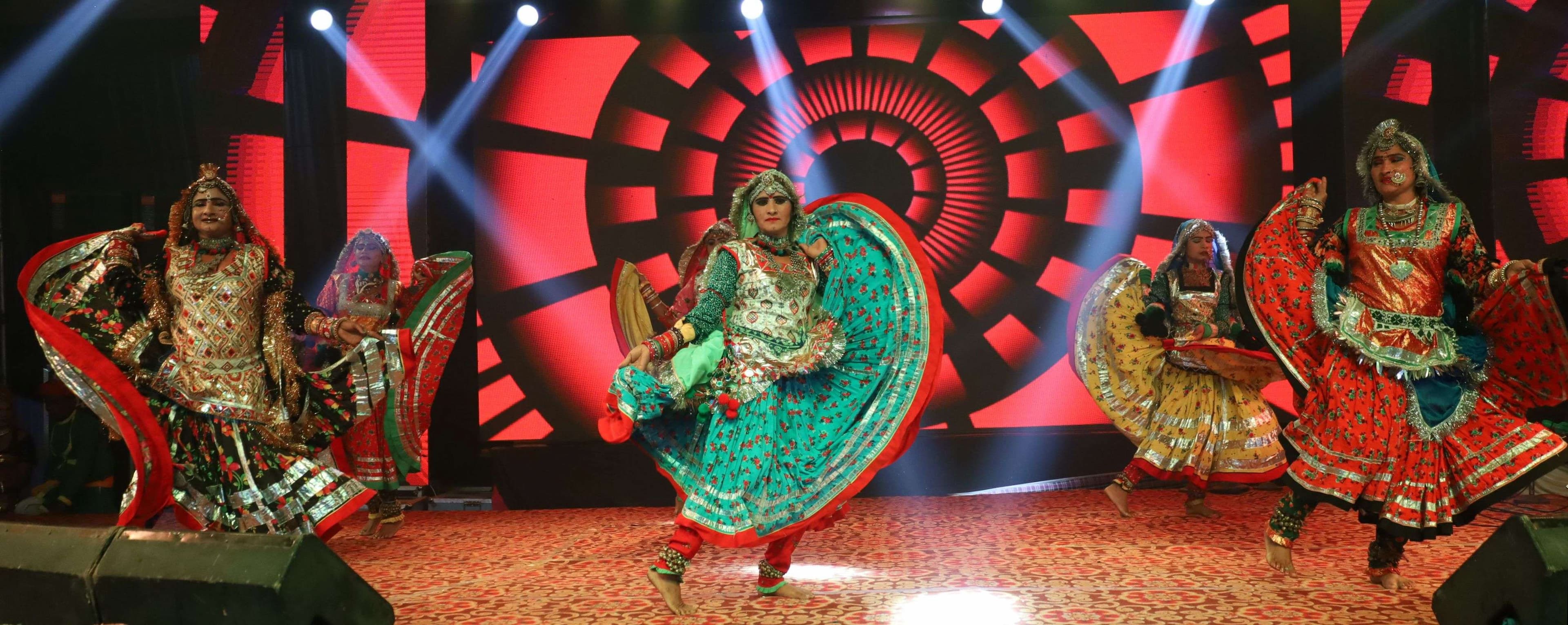 In the Sharad Mahotsav, folk artists performed Chakri dance... see photos