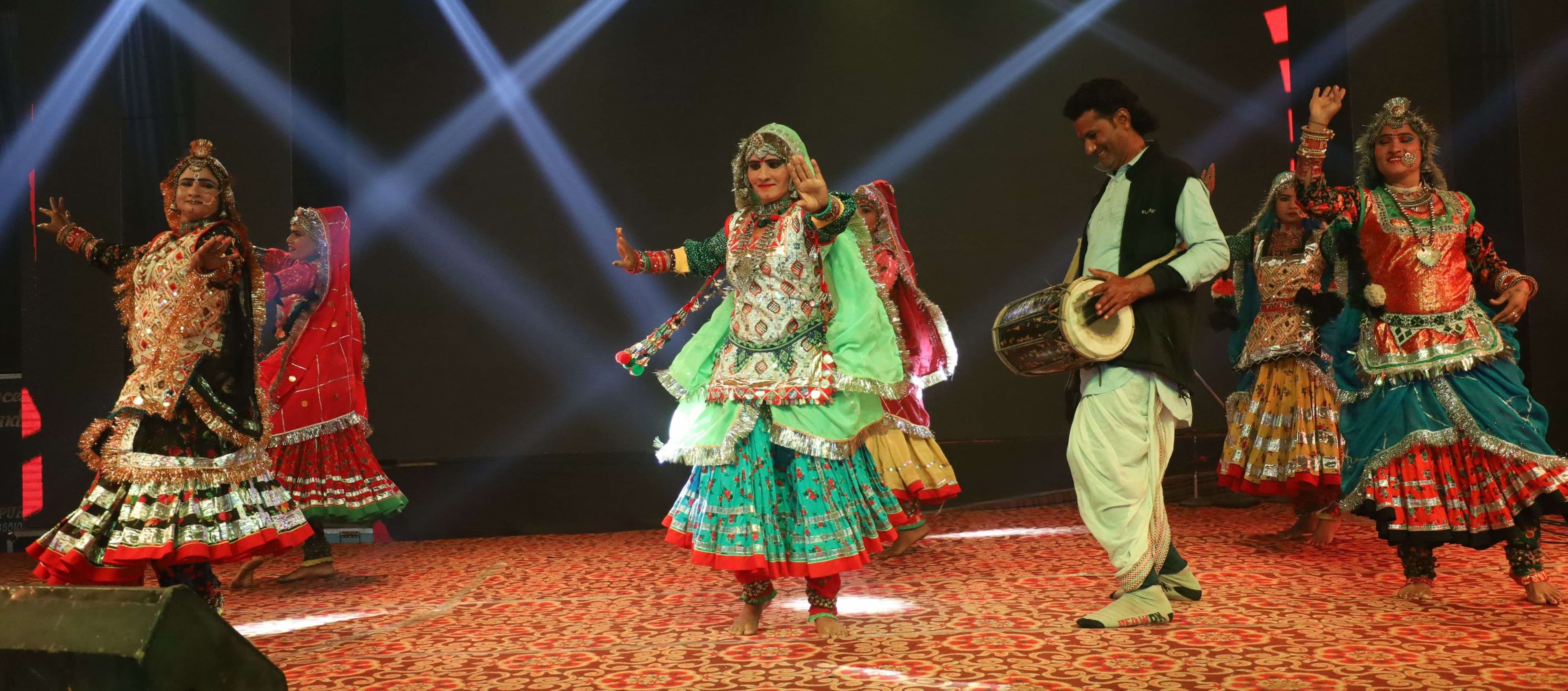 In the Sharad Mahotsav, folk artists performed Chakri dance... see photos