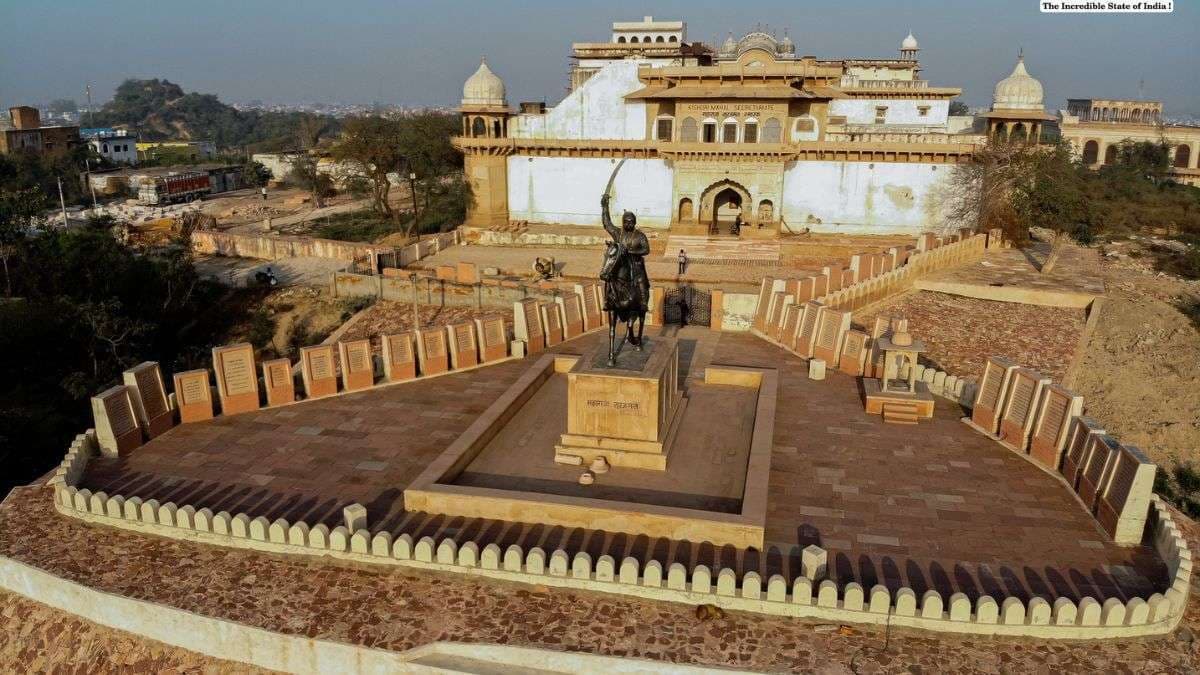 lohagarh_fort_bharatpur_07.jpg