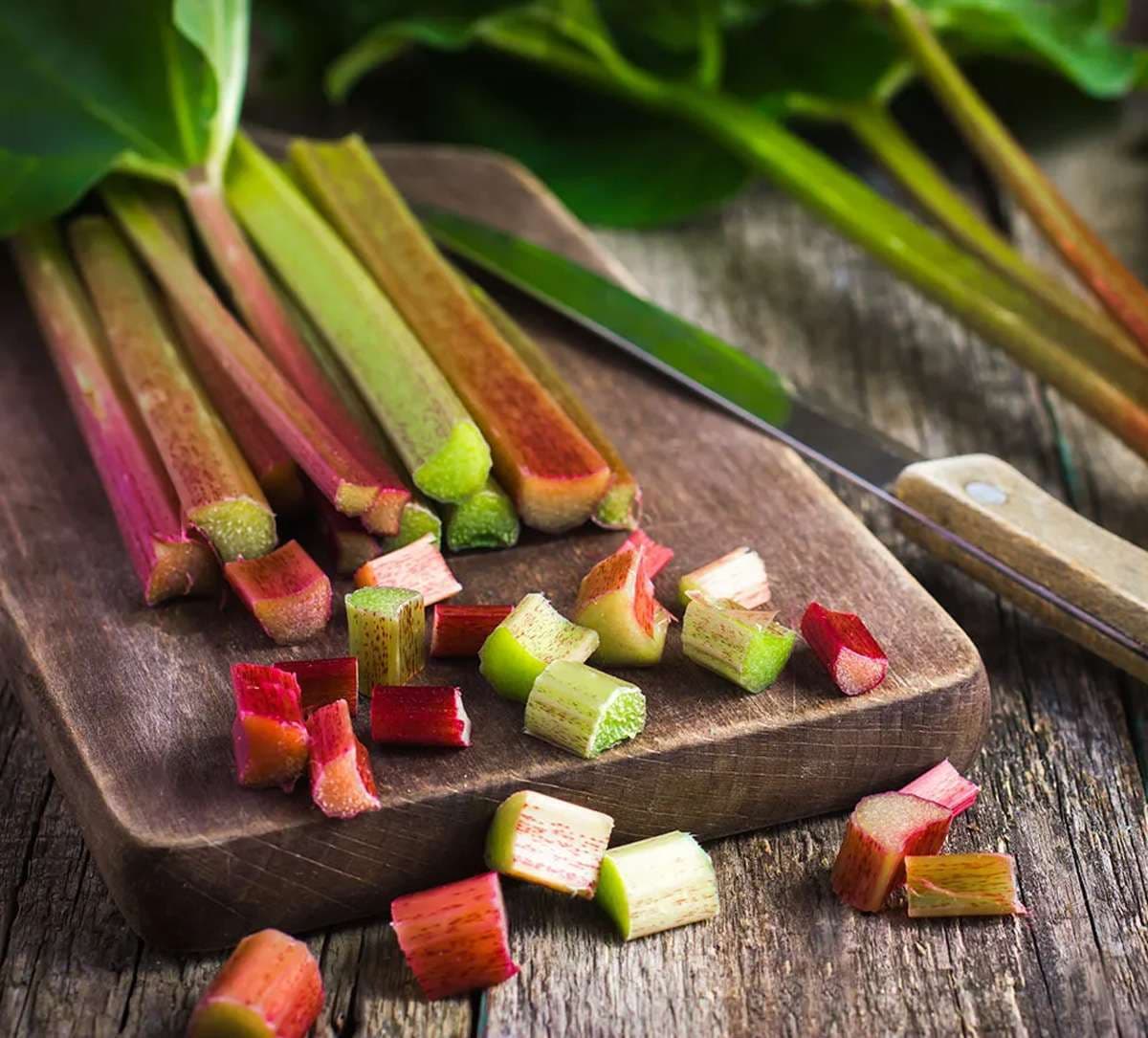 superfood-rhubarb.jpg