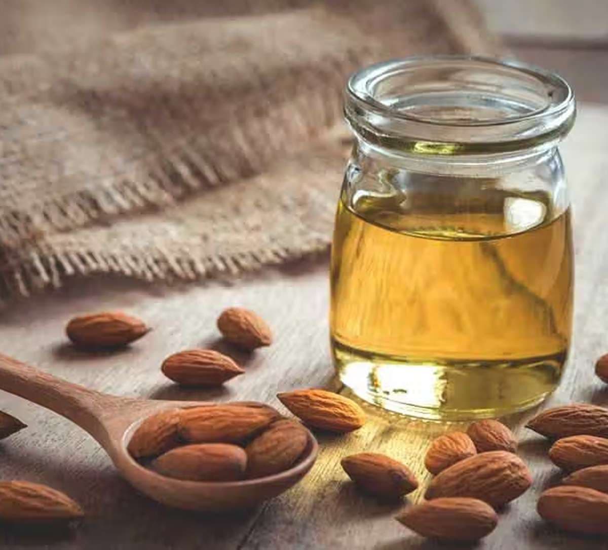 almond-oil-with-milk-at-nig.jpg