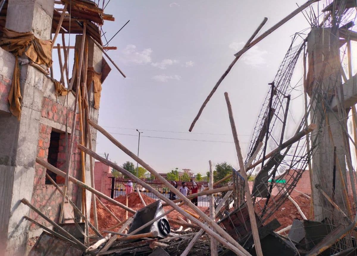 Under construction gate of agricultural market collapsed, two laborers injured