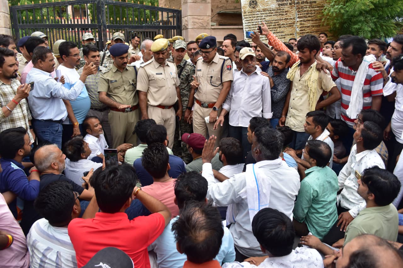 Naveen died of injuries in the attack, people demonstrated in front of the Superintendent of Police office