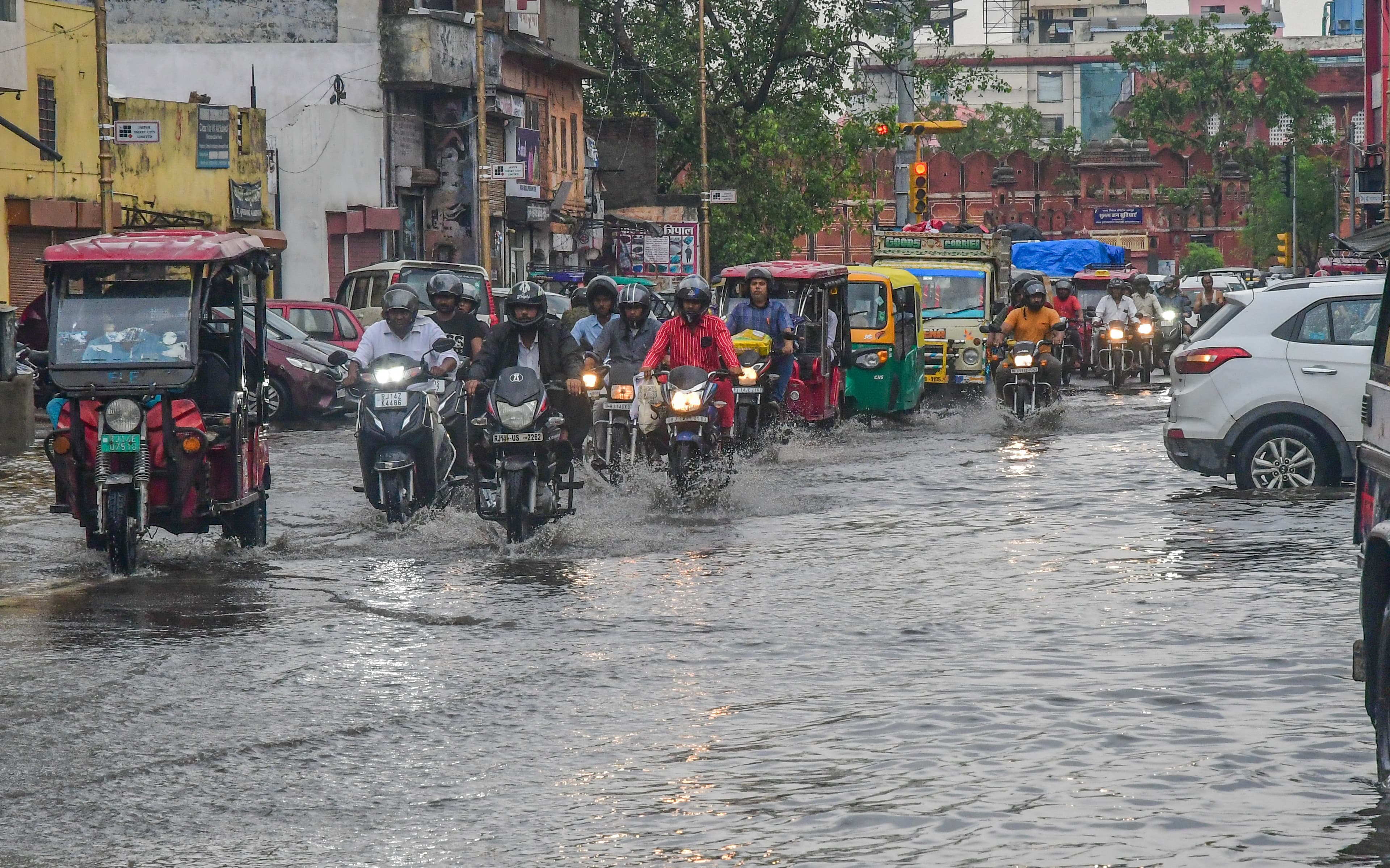 rainy day in jaipur 