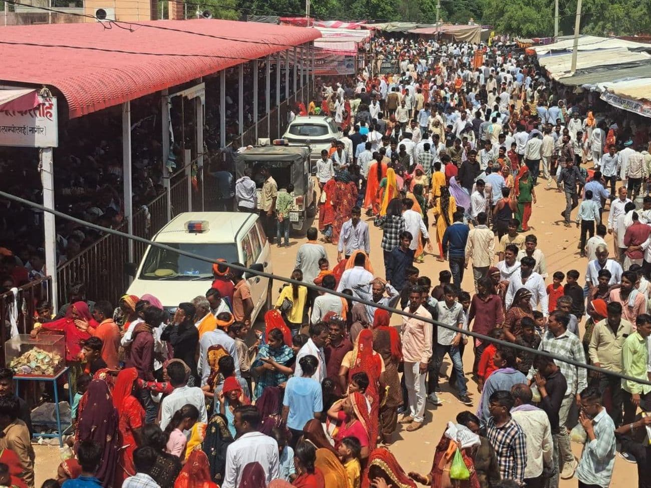 Crowd of devotees gathered at Hariram Baba's fair in Jhorda.