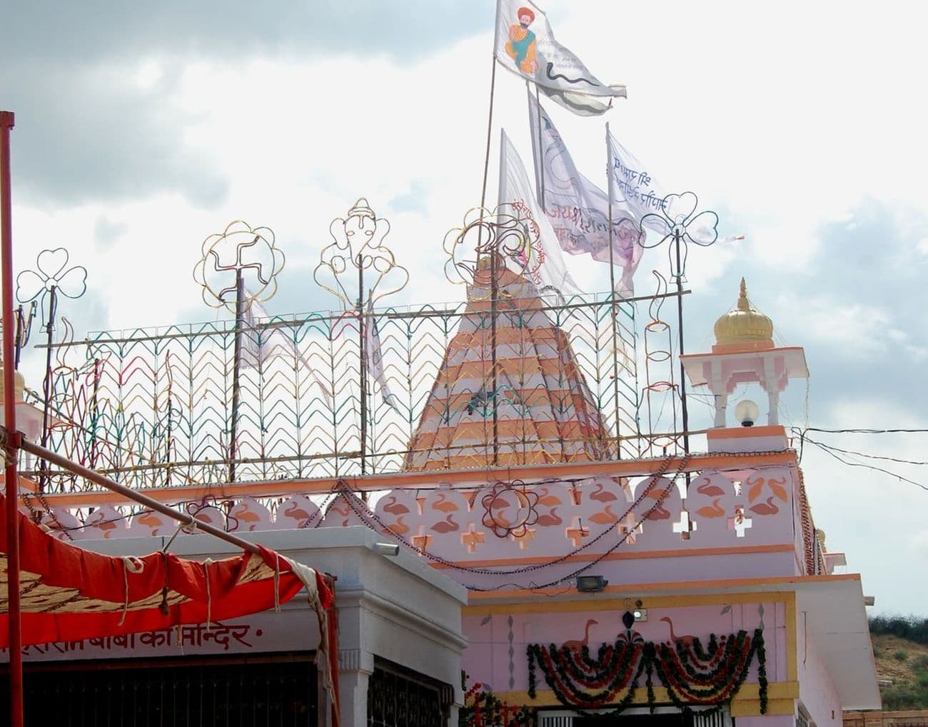 Crowd of devotees gathered at Hariram Baba's fair in Jhorda.