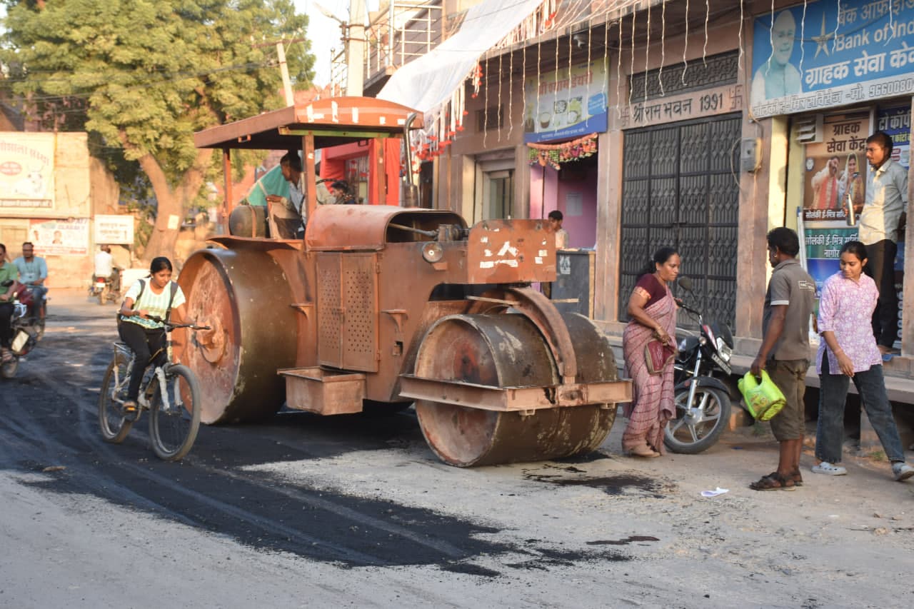 Pothole filling work continues in the city on Diwali