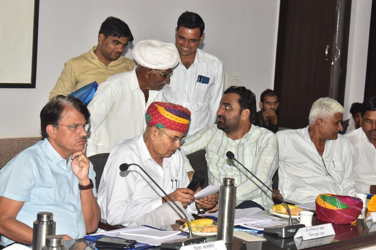 District Council General Assembly meeting: Public representatives, troubled by illegal mining along with water and broken roads, surrounded the officers.