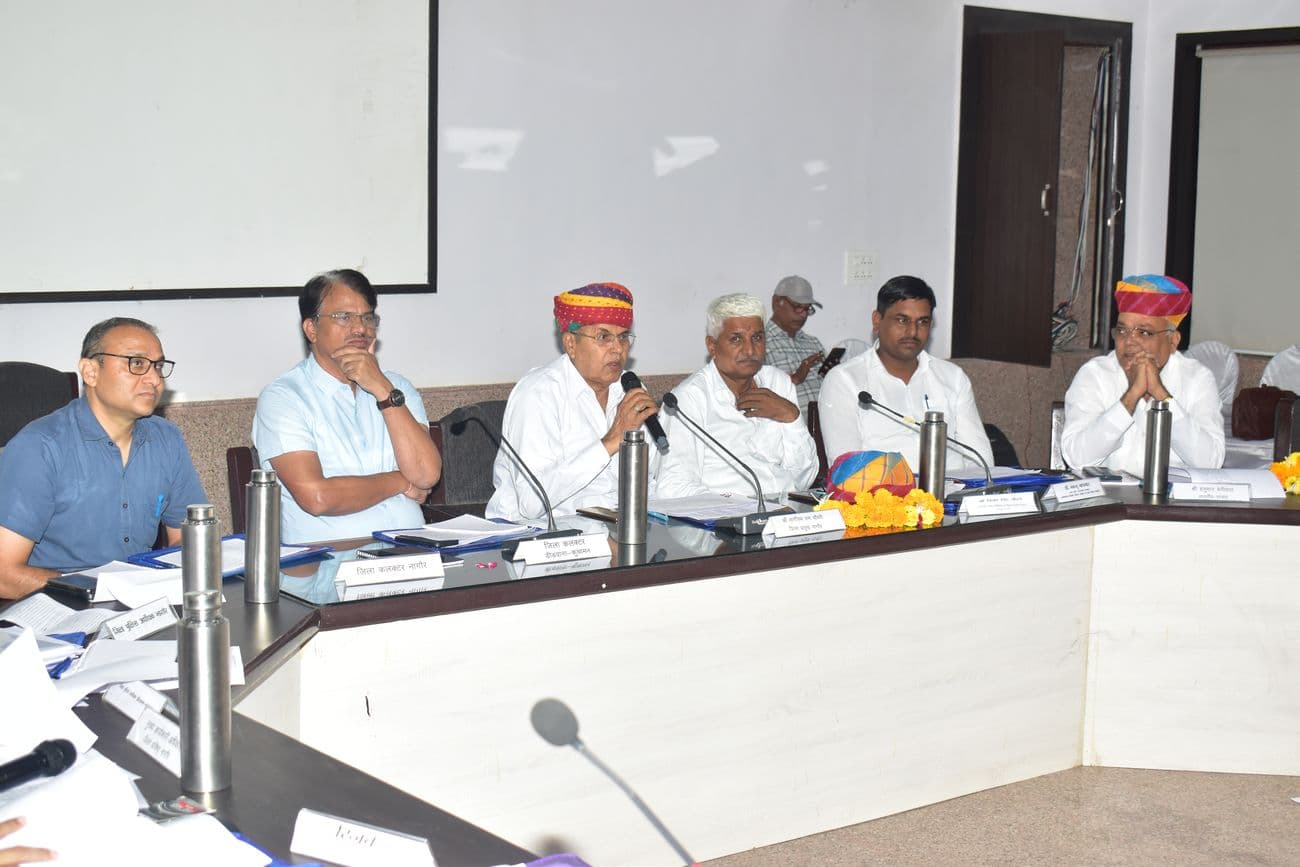 District Council General Assembly meeting: Public representatives, troubled by illegal mining along with water and broken roads, surrounded the officers.