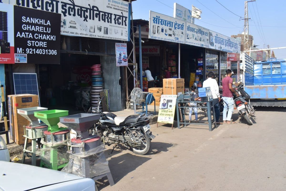 encroachment on road