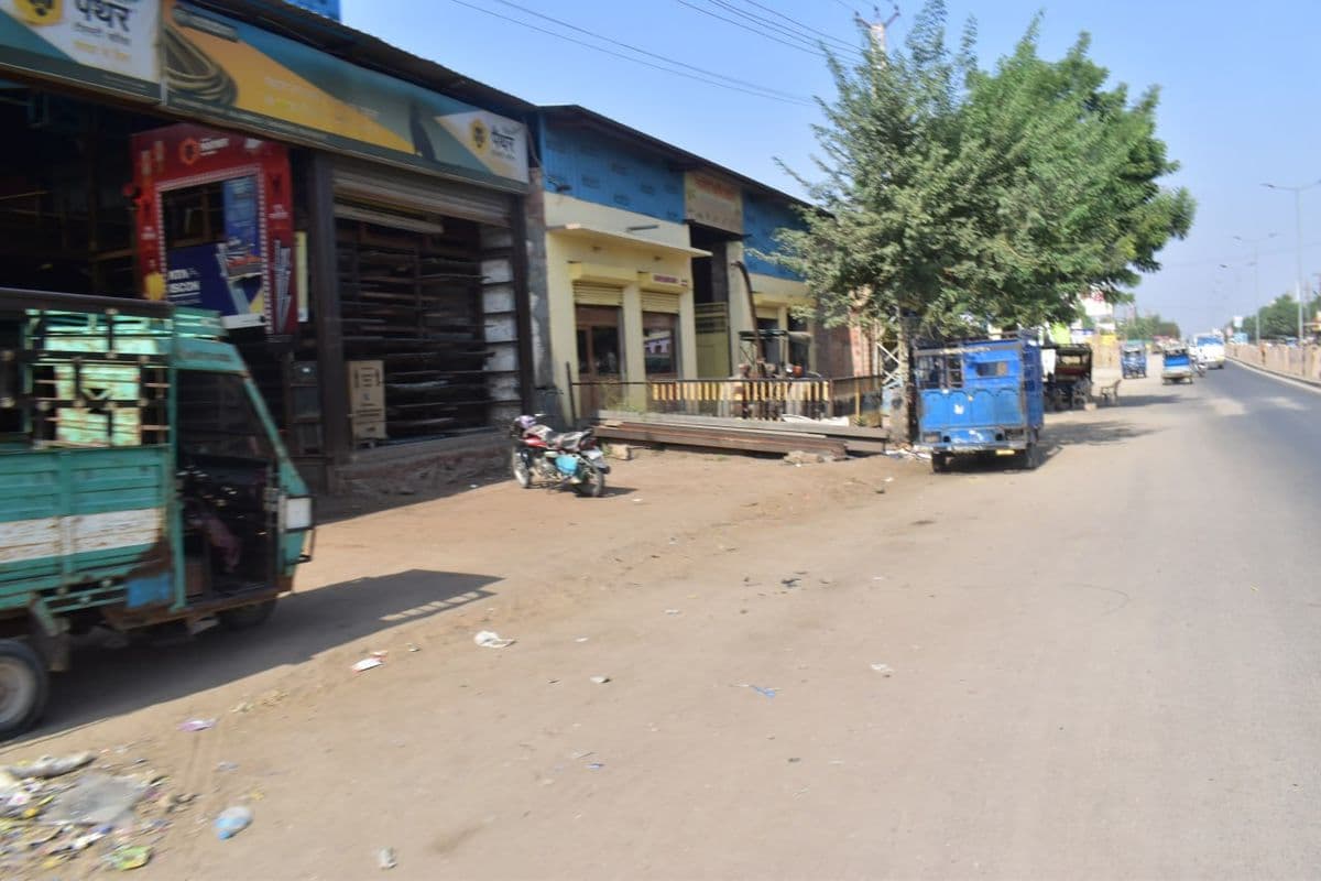 encroachment on road