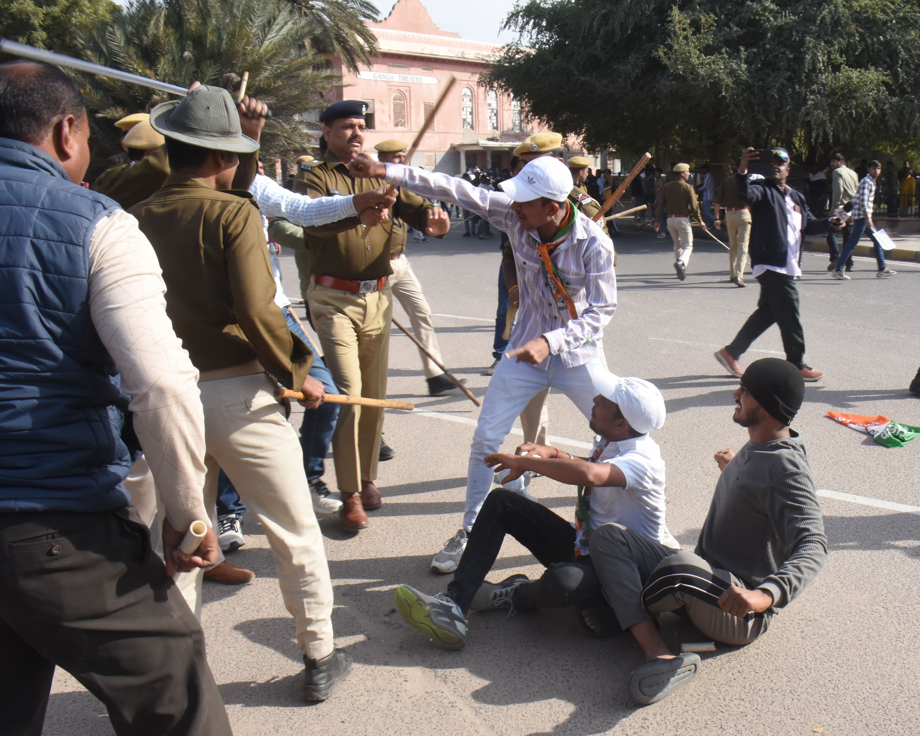 The police lathicharged