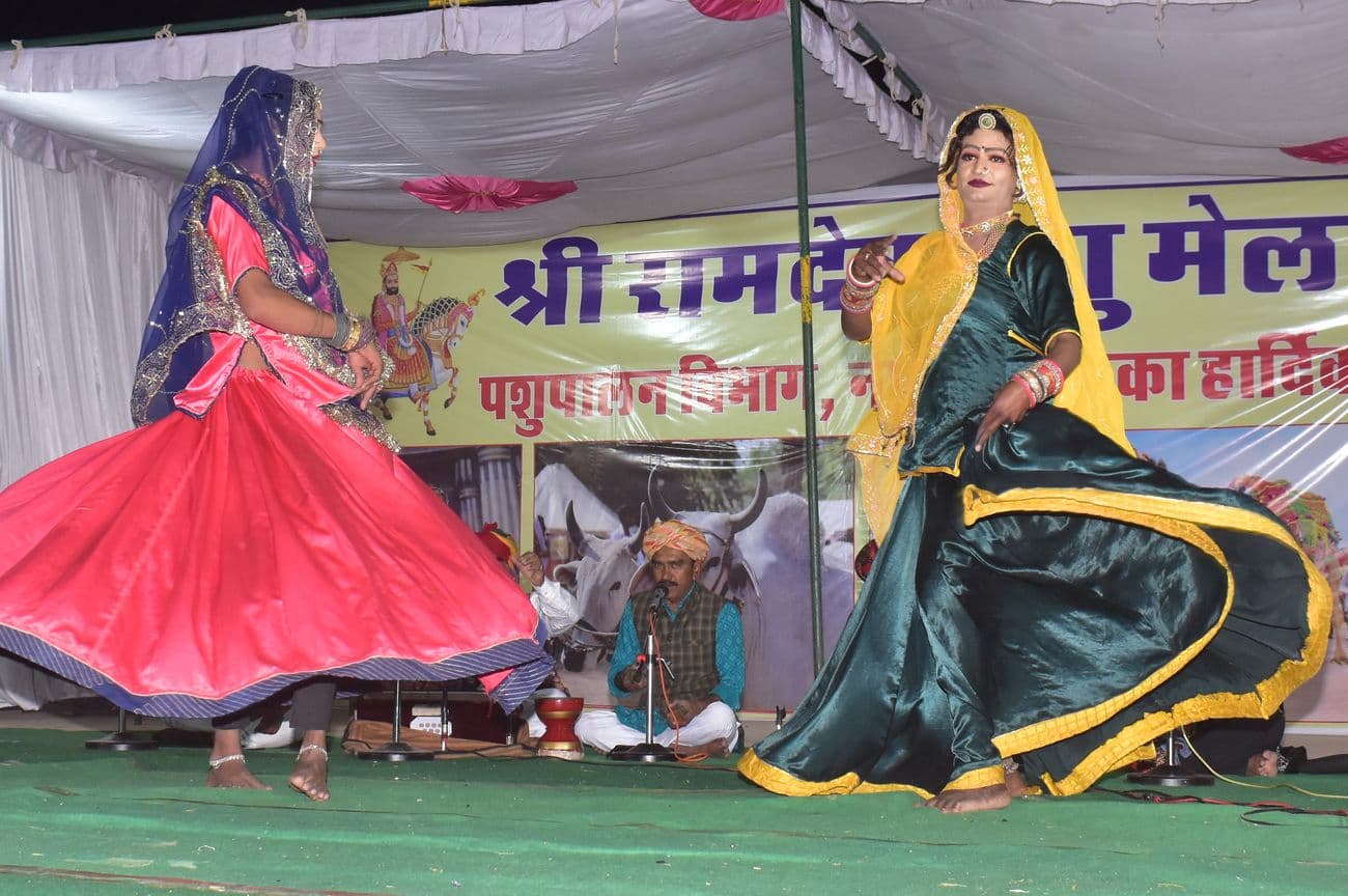 Cultural evening at Animal Fair by Animal Husbandry Department
The audience was mesmerized by the presentation of 'Kesariya Balam Avoni, Padharo Haare Desh...'