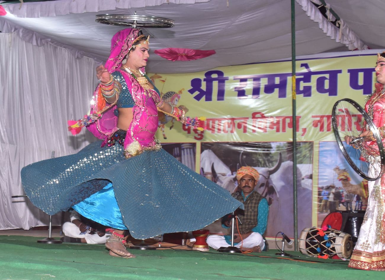 Cultural evening at Animal Fair by Animal Husbandry Department
The audience was mesmerized by the presentation of 'Kesariya Balam Avoni, Padharo Haare Desh...'