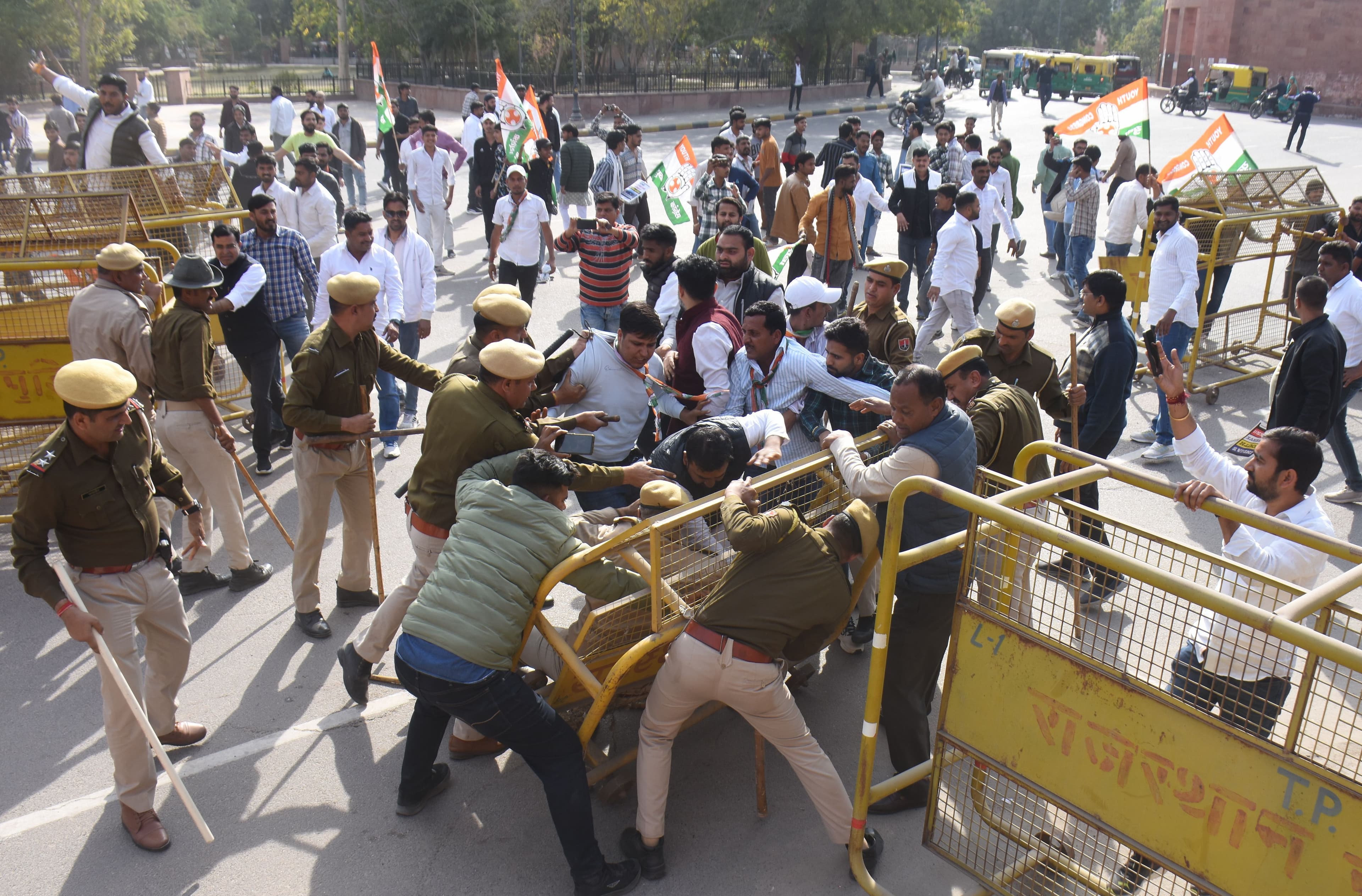 The police lathicharged