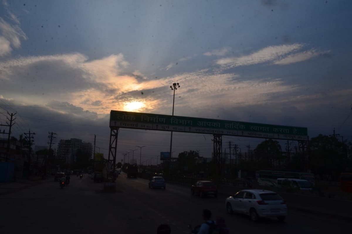 Monsoon 2025: एक्टिव हुआ प्री-मानसून… अगले 7 दिनों तक बारिश का यलो अलर्ट जारी, जानें IMD का लेटेस्ट अपडेट