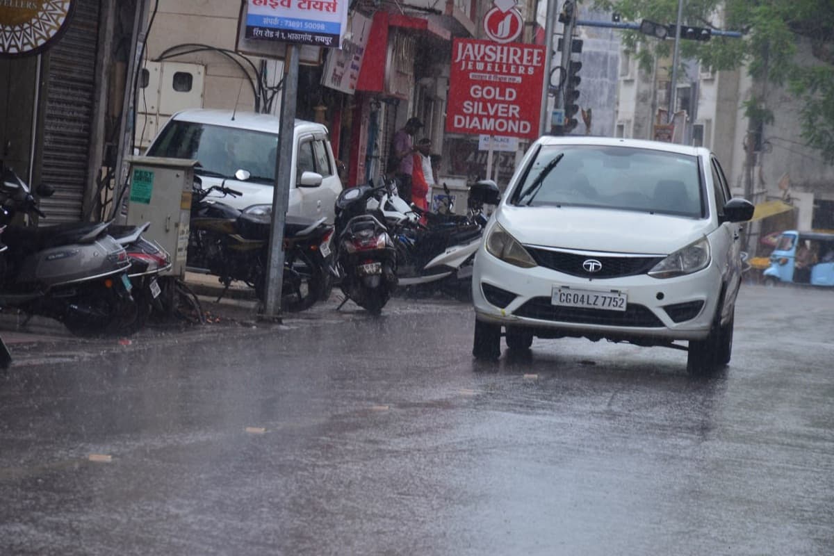 Pre Monsoon: प्री-मानसून ने पकड़ी रफ्तार! अगले 7 दिनों तक बारिश के आसार, 22 जिलों में ऑरेंज-येलो अलर्ट
