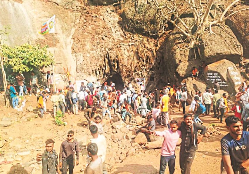 CG News: खुल गई मंडीपखोल गुफा, पहुंचे हजारों पर्यटक, देखें तस्वीरें 
