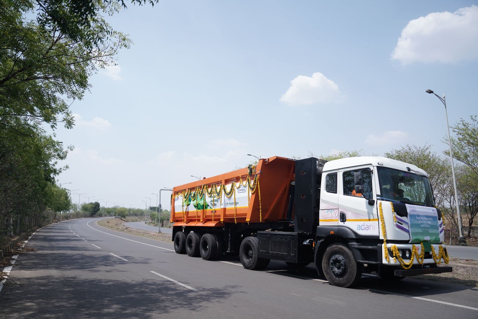 CG News: मुख्यमंत्री ने देश के पहले हाइड्रोजन फ्यूल ट्रक को दिखाई हरी झंडी, ग्रीन ट्रांसपोर्ट को मिलेगा बढ़ावा, देखें 
