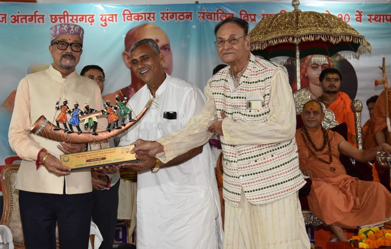 Raipur News: शिक्षा का उद्देश्य संस्कार और सेवा होना चाहिए: राज्यपाल रमेन डेका