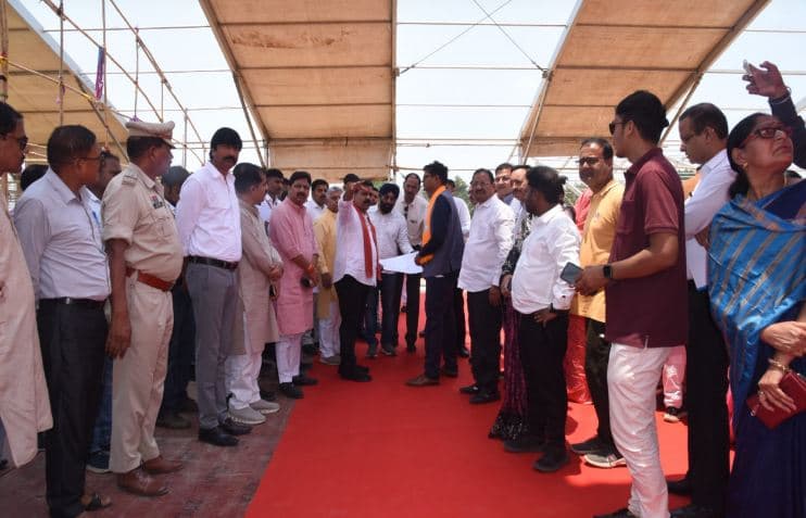 CG News: 13 मई को मोर आवास मोर अधिकार कार्यक्रम,  उप मुख्यमंत्री ने लिया तैयारियों का जायजा, देखें 
