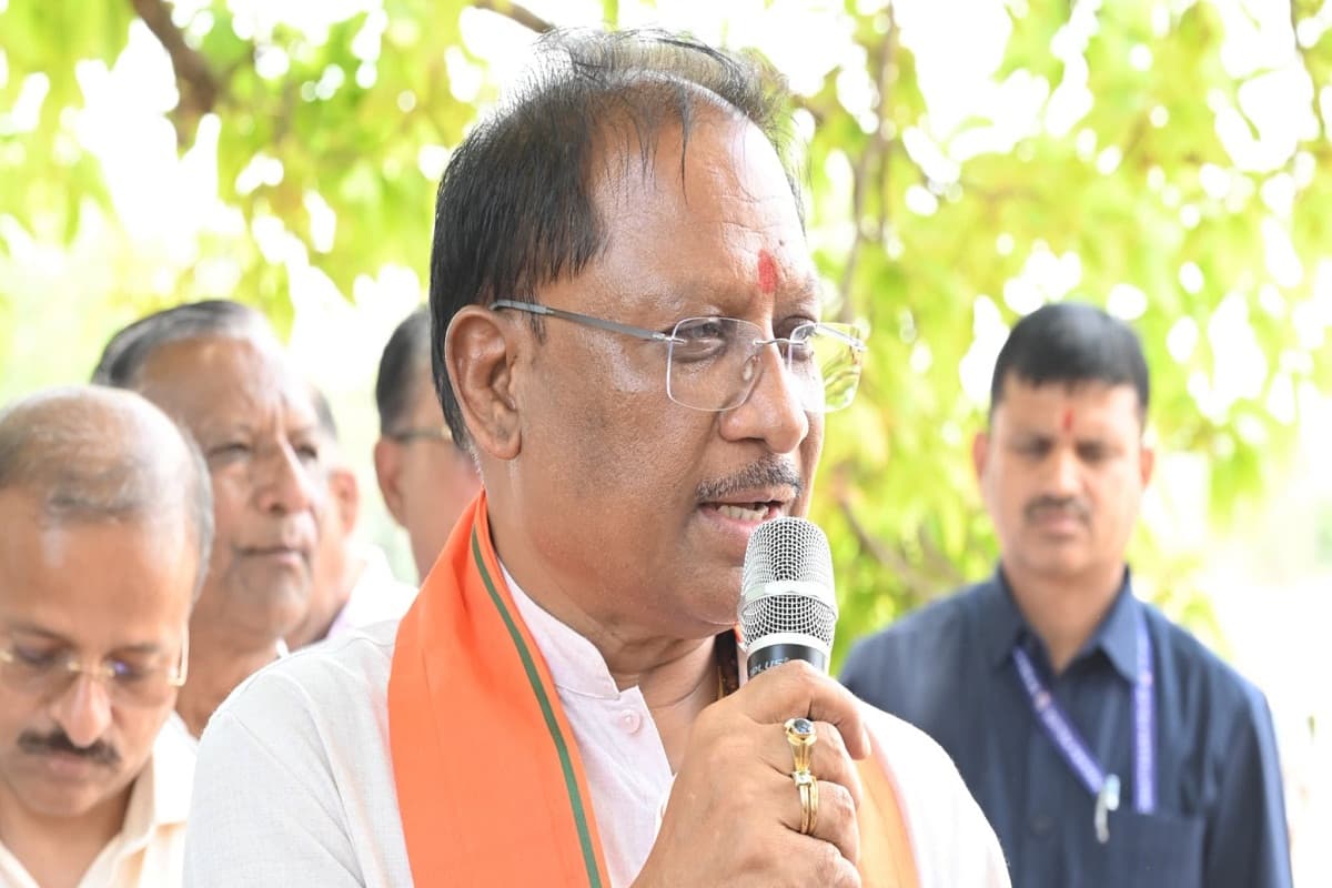 CG News: बैगा समुदाय की बिटिया ने 10वीं में किया टॉप, CM साय ने मुलाकात कर बढ़ाया हौसला, देखें तस्वीरें