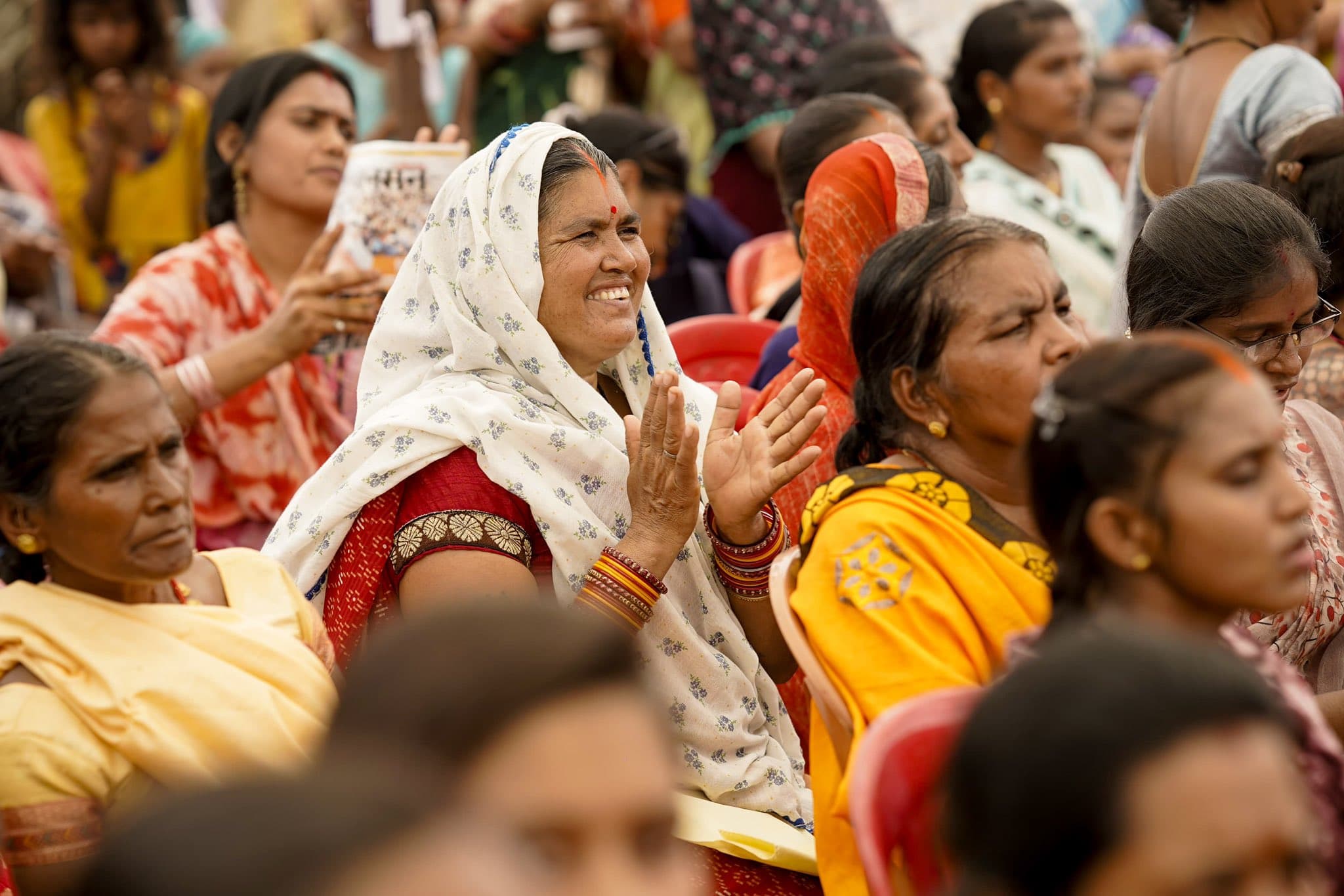 जनसेवा का नया अध्याय लिख रहा है सुशासन तिहार, CM साय ने हितग्राहियों को दिया चेक, देखें PHOTO