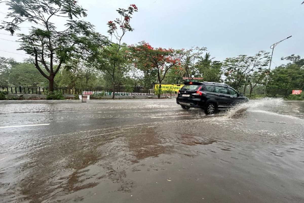 CG Monsoon 2025: 13 दिन पहले ही बस्तर पहुंचा मानसून, बारिश का ऑरेंज-यलो अलर्ट जारी… देखें Photos