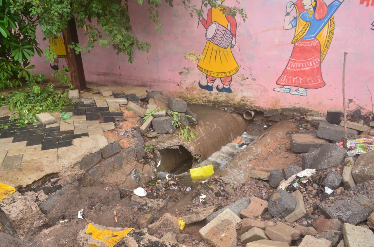 CG News: चार माह पहले बना पाथवे पहली बारिश में ही बदहाल, निर्माण गुणवत्ता पर उठे सवाल...